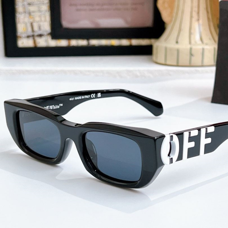 OFF WHITE